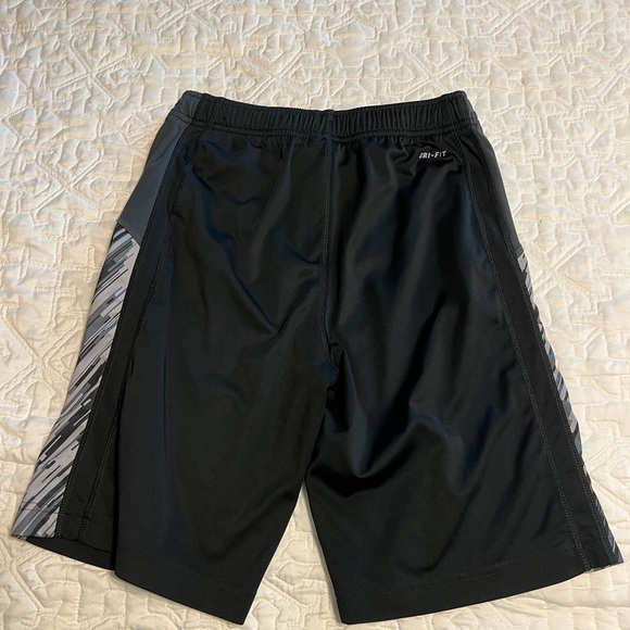 Nike Dri Fit athletic shorts - Picture 3 of 6
